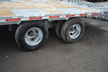 New 2026 TRIUMPH 22 ft Flatbed Trailer