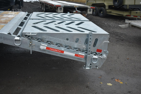 New 2026 TRIUMPH 22 ft Flatbed Trailer