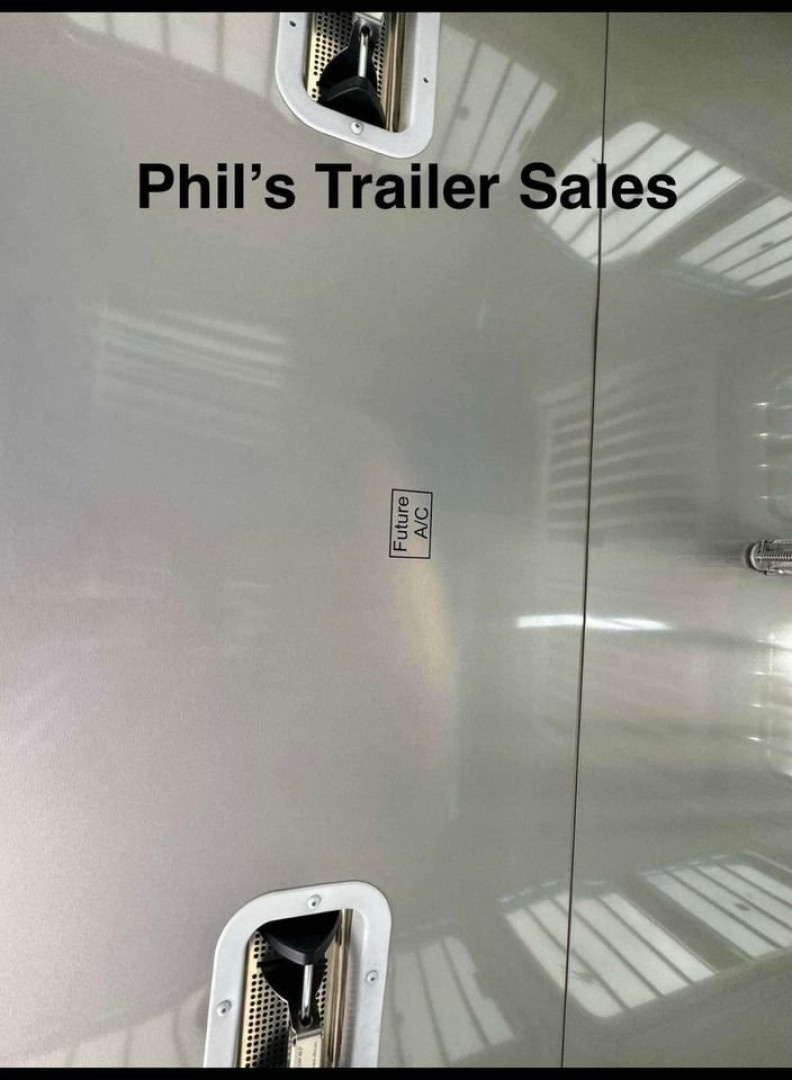New Frontier Trailers 6 PEN LOW PRO LIVESTOCK TRAILER Stock / Stock Combo Trailer ROOF TOP AC!! LAST 1 AT THIS PRICE! GET IT BEFORE IT'S GONE!