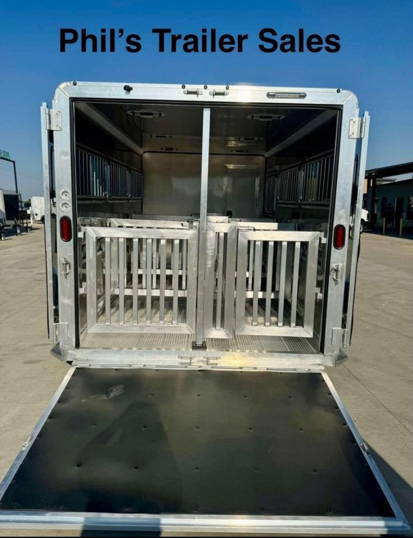New Frontier Trailers 6 PEN LOW PRO LIVESTOCK TRAILER Stock / Stock Combo Trailer ROOF TOP AC!! LAST 1 AT THIS PRICE! GET IT BEFORE IT'S GONE!
