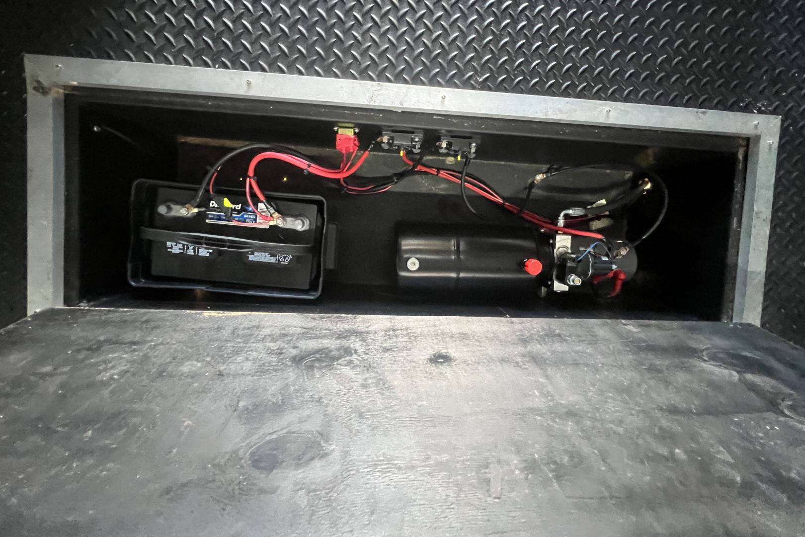 Used 2022 Cargo Mate 28' Stacker Trailer