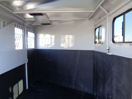 New 2026 Trails West *ADV MX II 2H * ADVENTURE MX II 2-Horse Slant Load Horse Trailer w/ Titanium Package