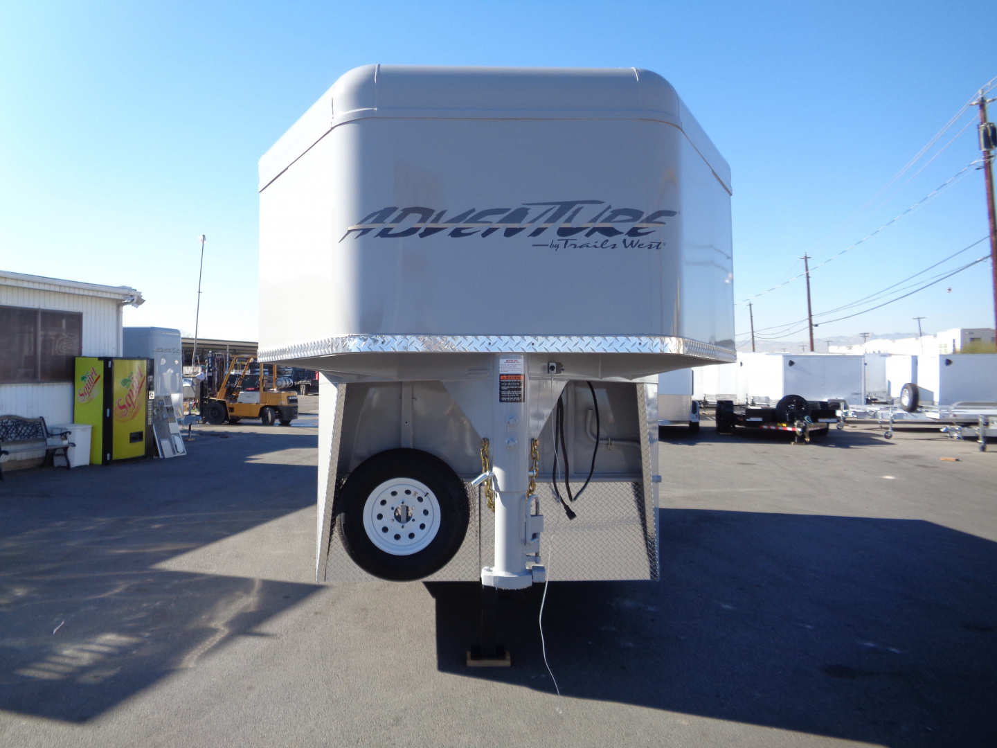 New 2026 Trails West ADVENTURE MX GN 3-Horse Gooseneck Horse Trailer w/ Titanium Package