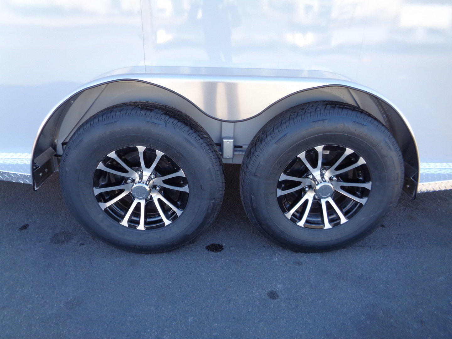 New 2026 Trails West ADVENTURE MX GN 3-Horse Gooseneck Horse Trailer w/ Titanium Package