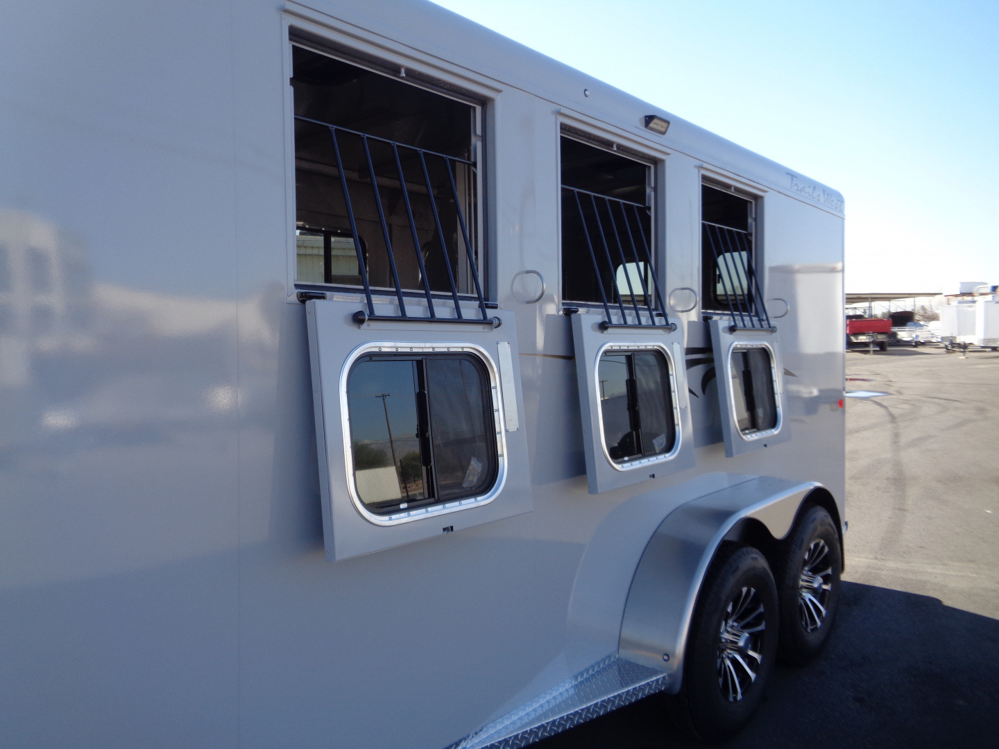 New 2026 Trails West ADVENTURE MX GN 3-Horse Gooseneck Horse Trailer w/ Titanium Package