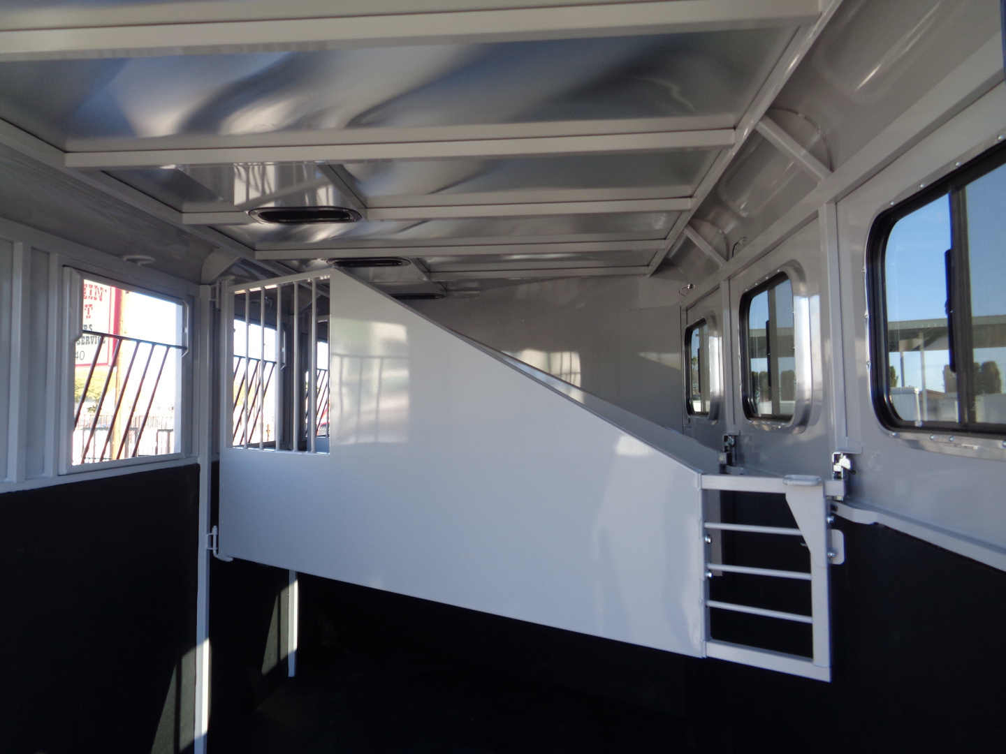 New 2026 Trails West ADVENTURE MX GN 3-Horse Gooseneck Horse Trailer w/ Titanium Package