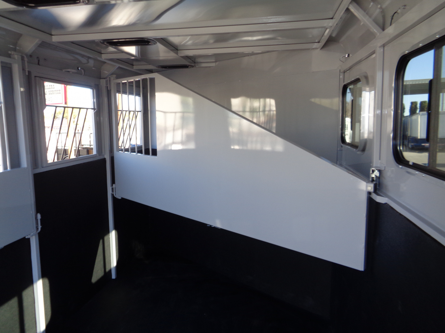 New 2026 Trails West ADVENTURE MX GN 3-Horse Gooseneck Horse Trailer w/ Titanium Package