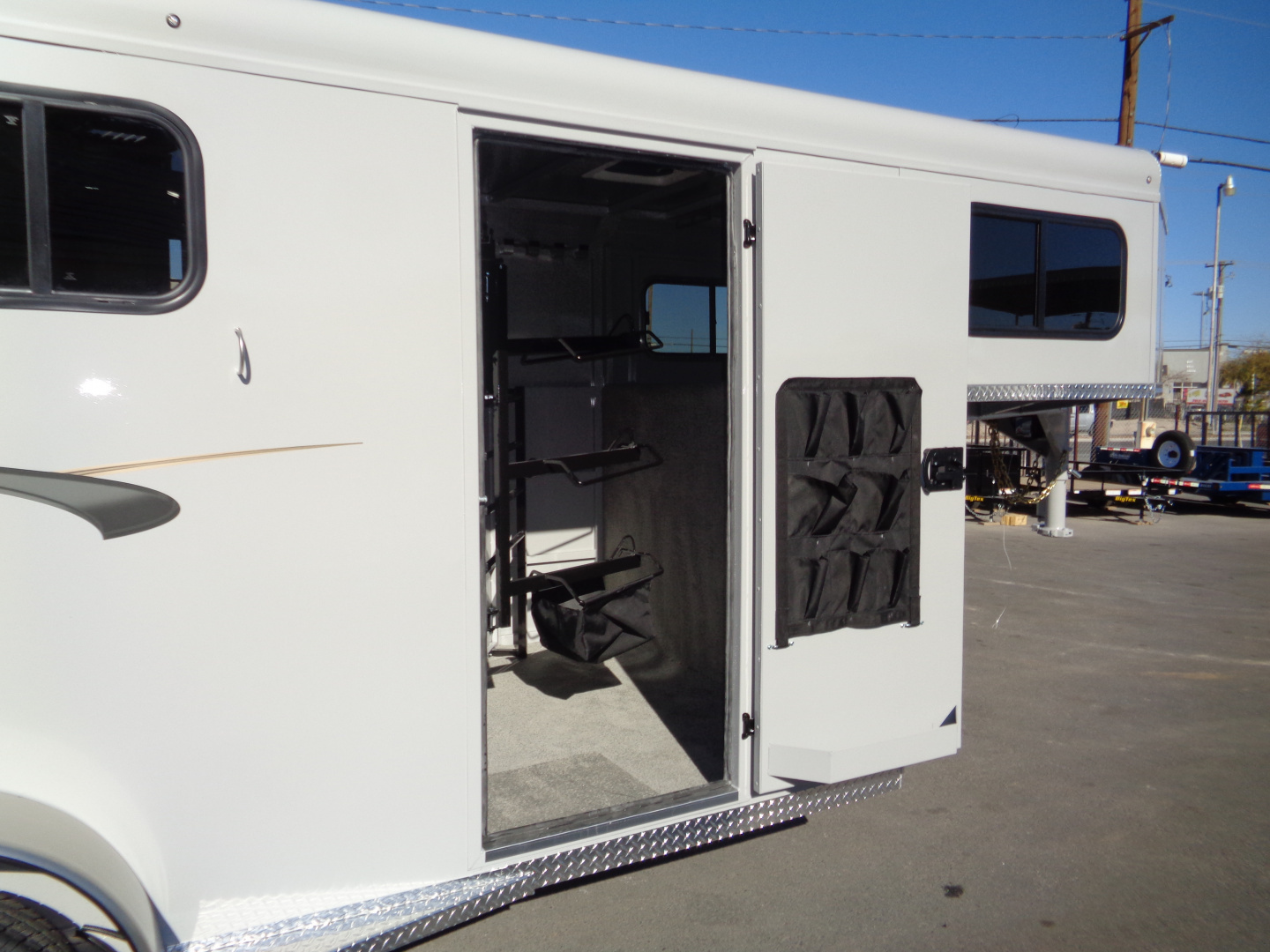 New 2026 Trails West ADVENTURE MX GN 3-Horse Gooseneck Horse Trailer w/ Titanium Package