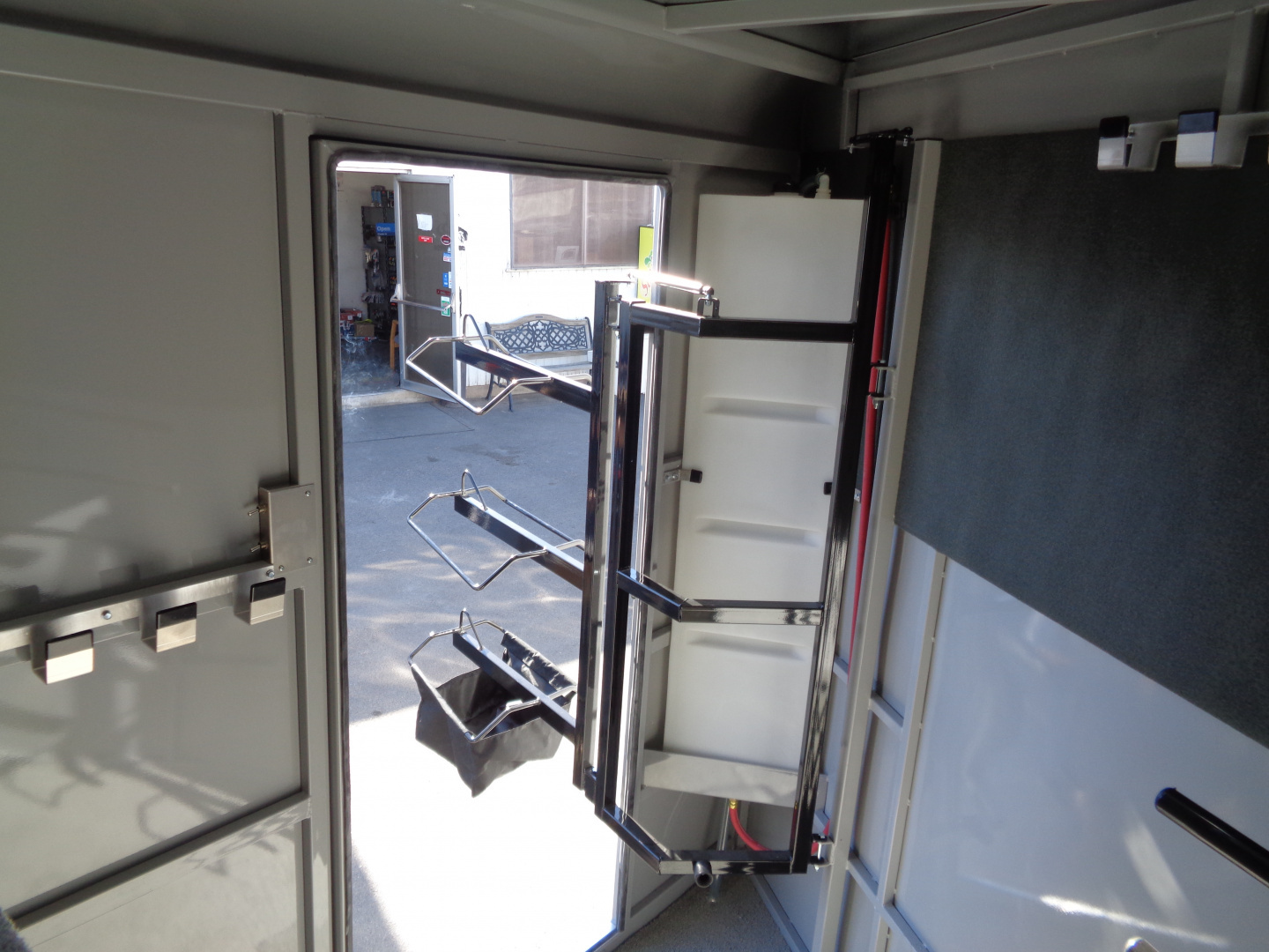 New 2026 Trails West ADVENTURE MX GN 3-Horse Gooseneck Horse Trailer w/ Titanium Package