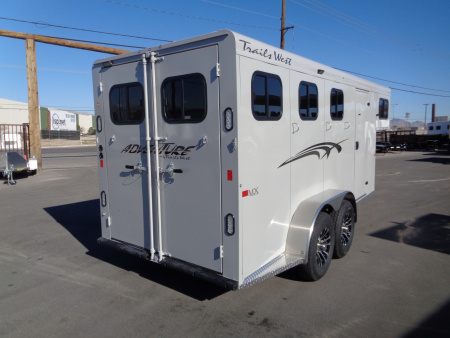 New 2026 Trails West ADVENTURE MX GN 3-Horse Gooseneck Horse Trailer w/ Titanium Package