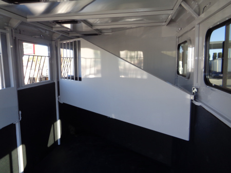 New 2026 Trails West ADVENTURE MX GN 3-Horse Gooseneck Horse Trailer w/ Titanium Package