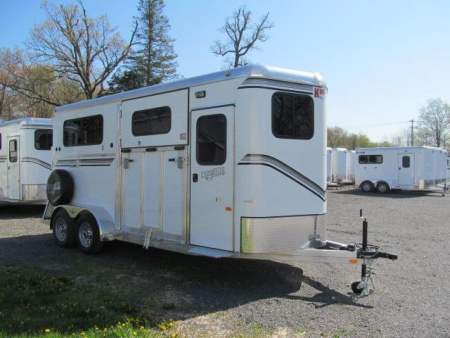 New Kingston Trailers Newport Classic w/ Dressing Room Horse Trailer