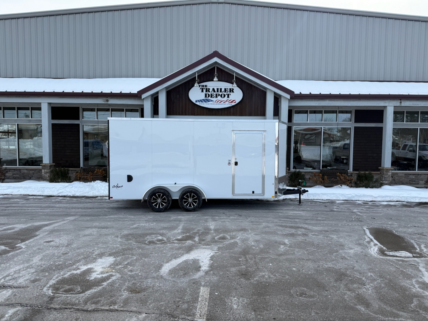 New Pace American 7′ x 16′ + V-Nose Enclosed Cargo Trailer with Ramp Door 7K