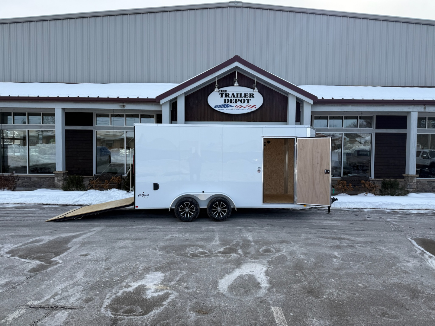 New Pace American 7′ x 16′ + V-Nose Enclosed Cargo Trailer with Ramp Door 7K