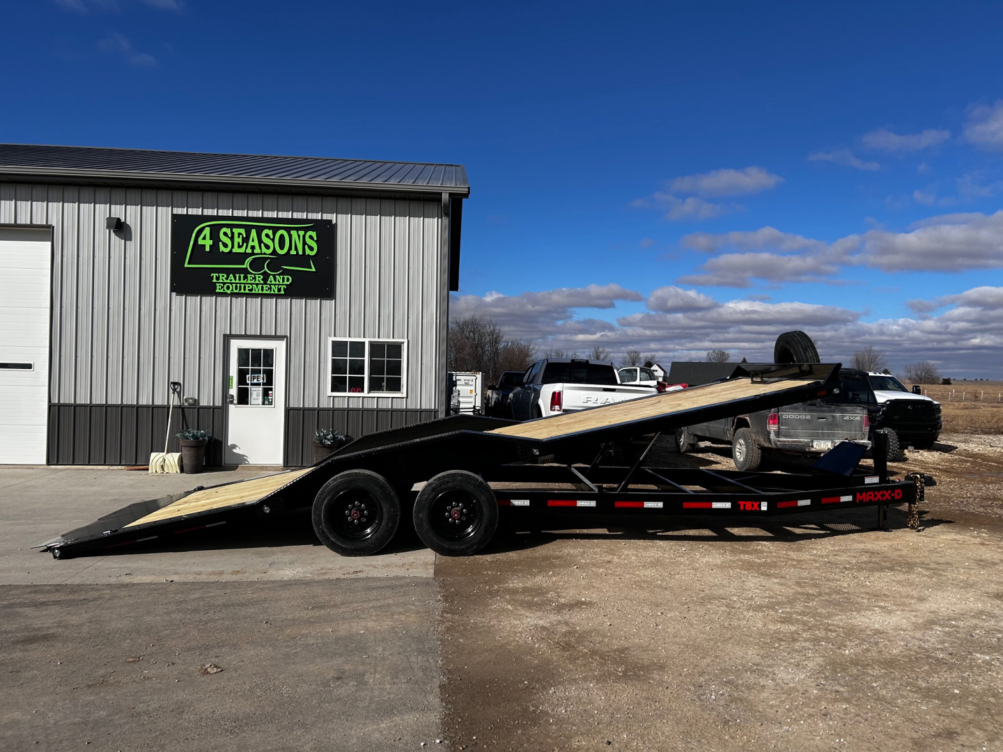 New 2026 MAXXD T8X 102X24 17.5k power tilt equipment/car trailer Equipment Trailer