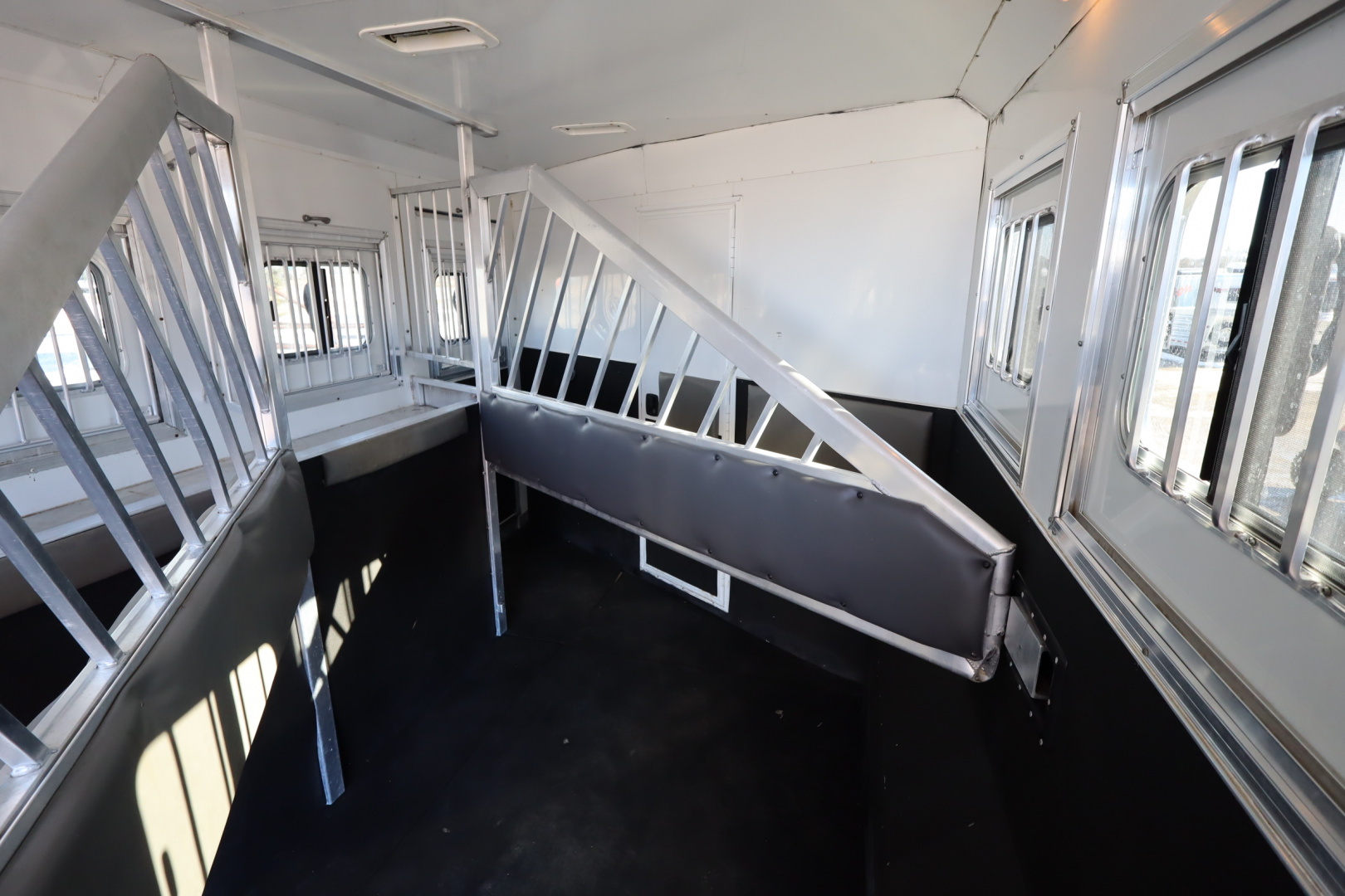 Used 2014 Bison Trailers 4Horse LQ Horse Trailer