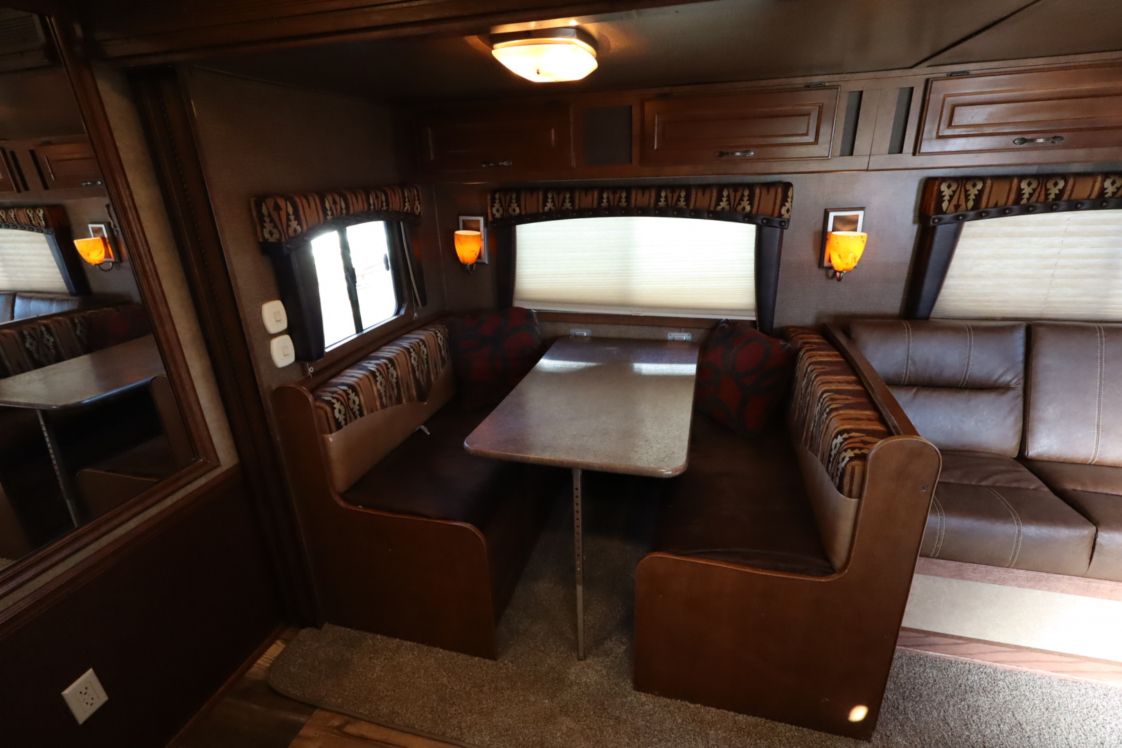 Used 2014 Bison Trailers 4Horse LQ Horse Trailer