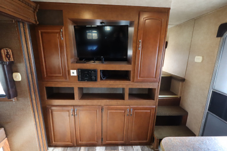 Used 2014 Bison Trailers 4Horse LQ Horse Trailer