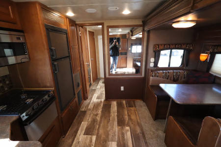 Used 2014 Bison Trailers 4Horse LQ Horse Trailer