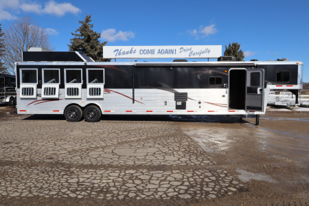 Used 2014 Bison Trailers 4Horse LQ Horse Trailer