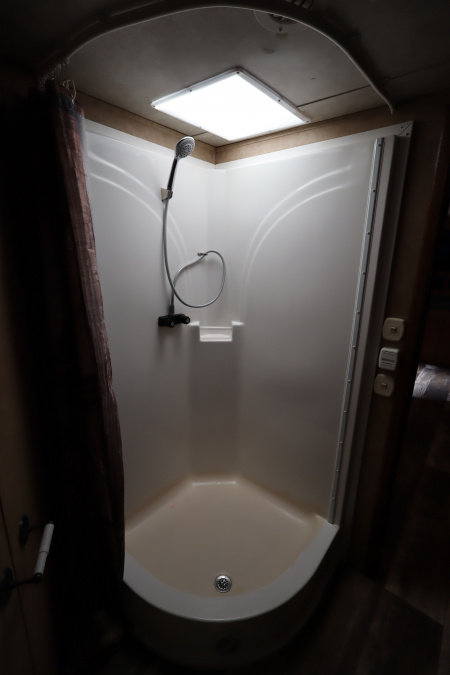 Used 2014 Bison Trailers 4Horse LQ Horse Trailer