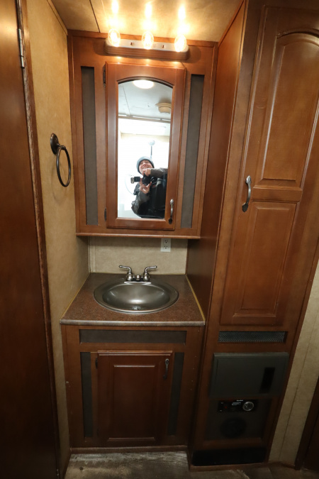 Used 2014 Bison Trailers 4Horse LQ Horse Trailer