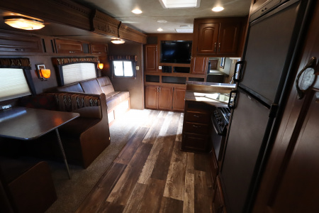 Used 2014 Bison Trailers 4Horse LQ Horse Trailer