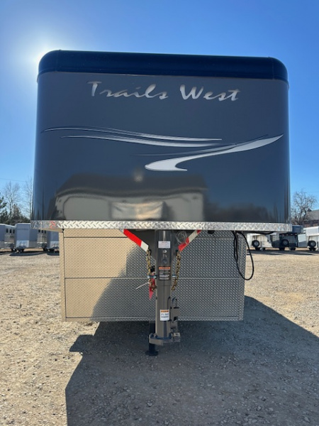 New 2026 Trails West Sierra 4 Horse