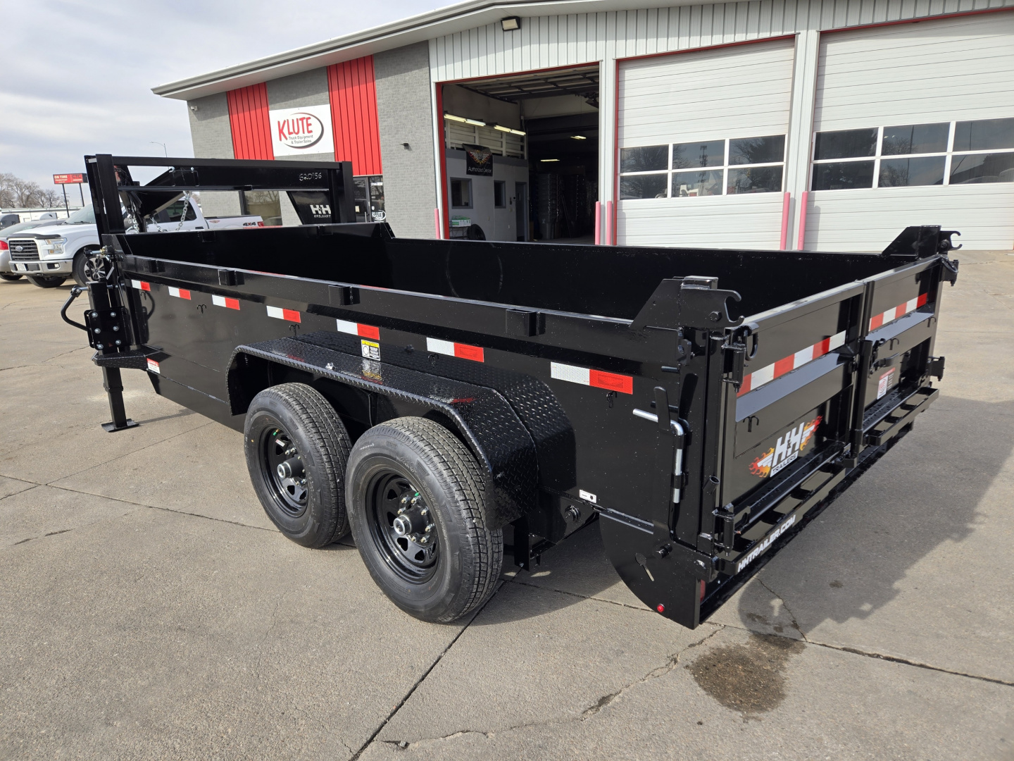 New 2026 H&H Trailers 83x14 Industrial Gooseneck Dump Trailer 14K Scissor Dump Trailer