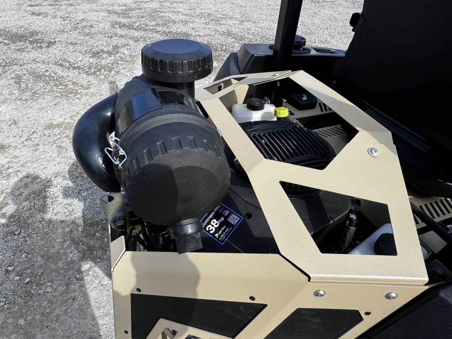 New 2026 WarHawk Commander Pro 72" Kholer ECV980 EFI Zero Turn