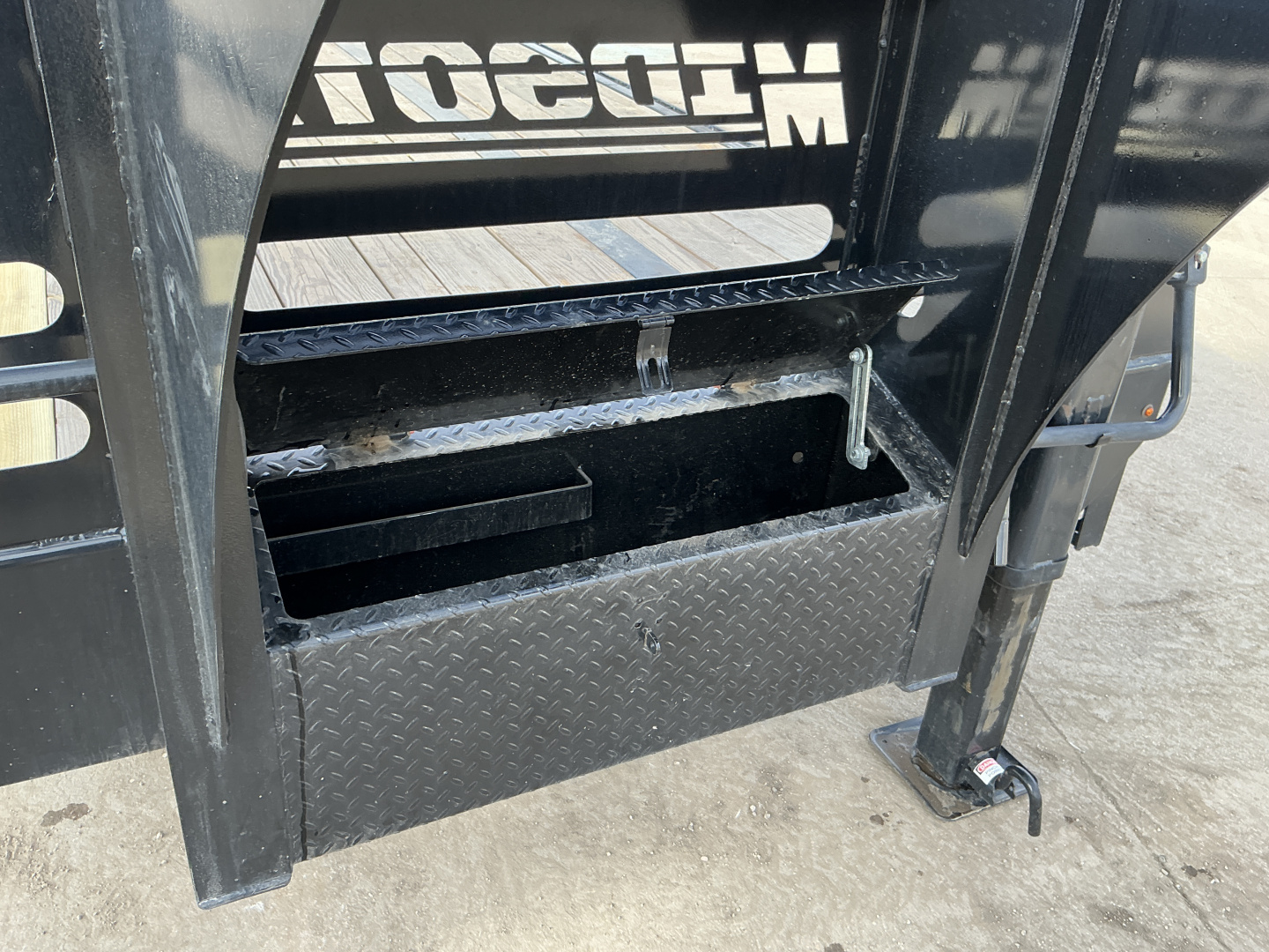 Used 2024 Midsota NFB32-GN-259 Flatbed Trailer