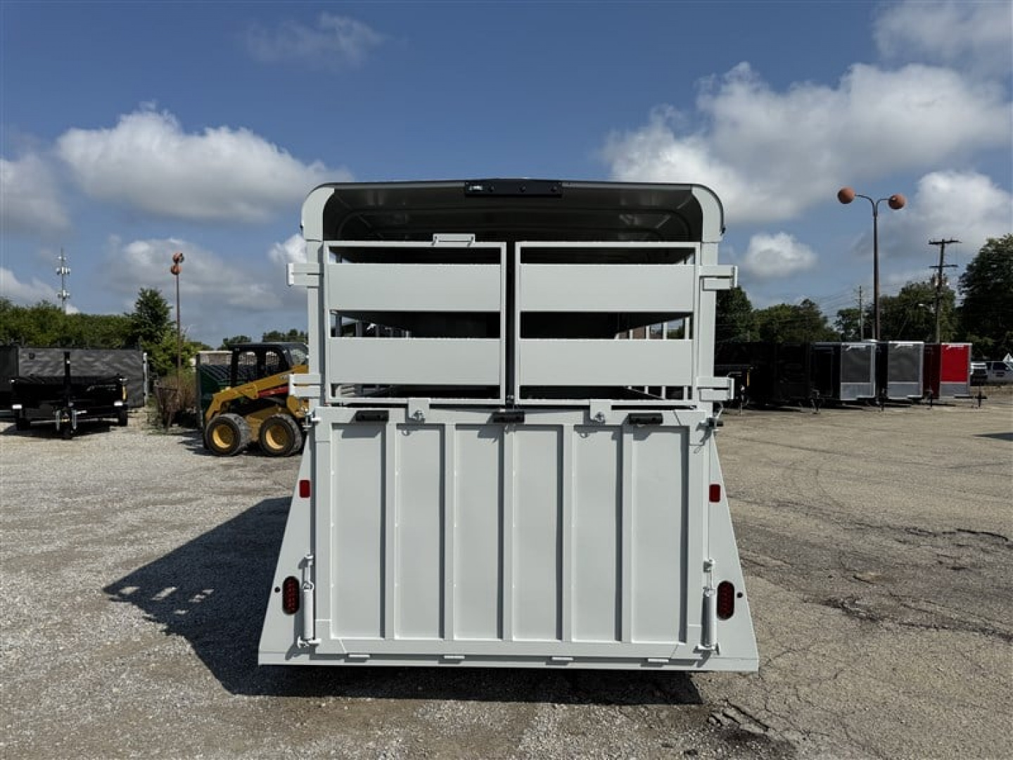 New 2026 Valley 2 HORSE STRAIGHT LOAD w/ RAMP >> EXTRA TALL & WIDE