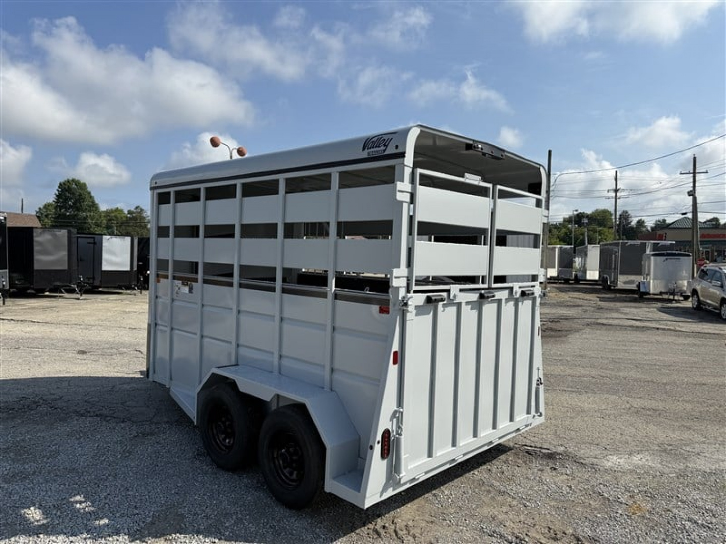 New 2026 Valley 2 HORSE STRAIGHT LOAD w/ RAMP >> EXTRA TALL & WIDE