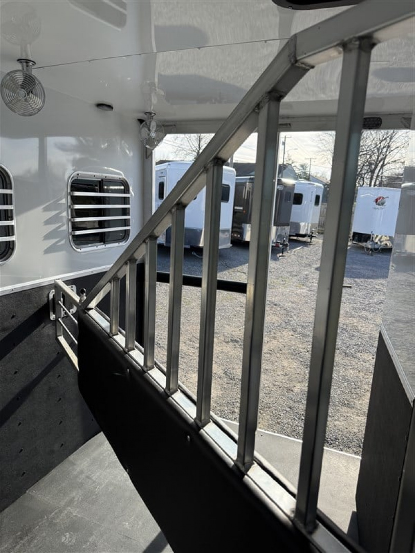 New 2026 Kiefer KRUISER 2 HORSE SLANT LOAD