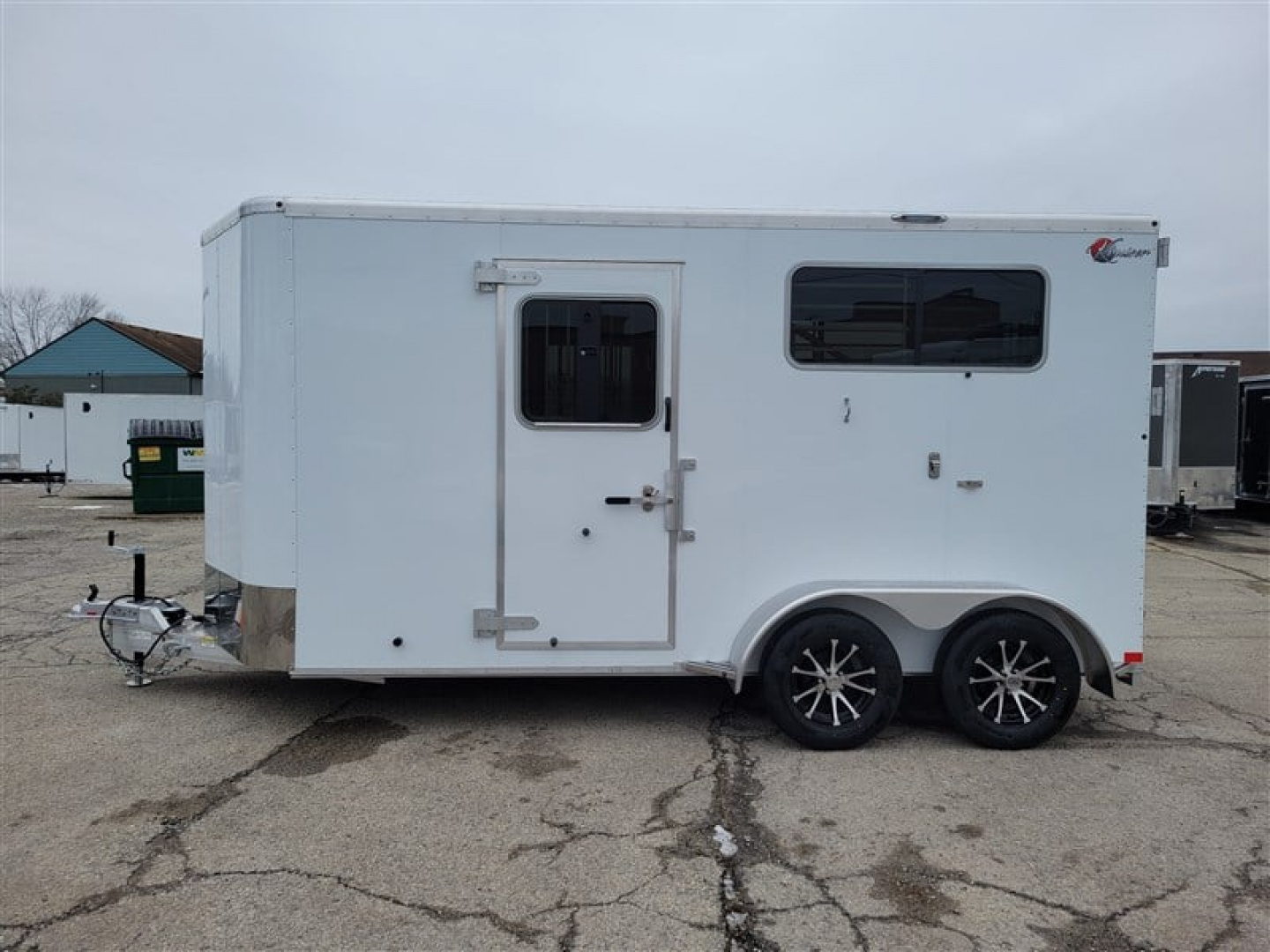 New 2026 Kiefer 2 HORSE STRAIGHT LOAD w/ RAMP Horse Trailer