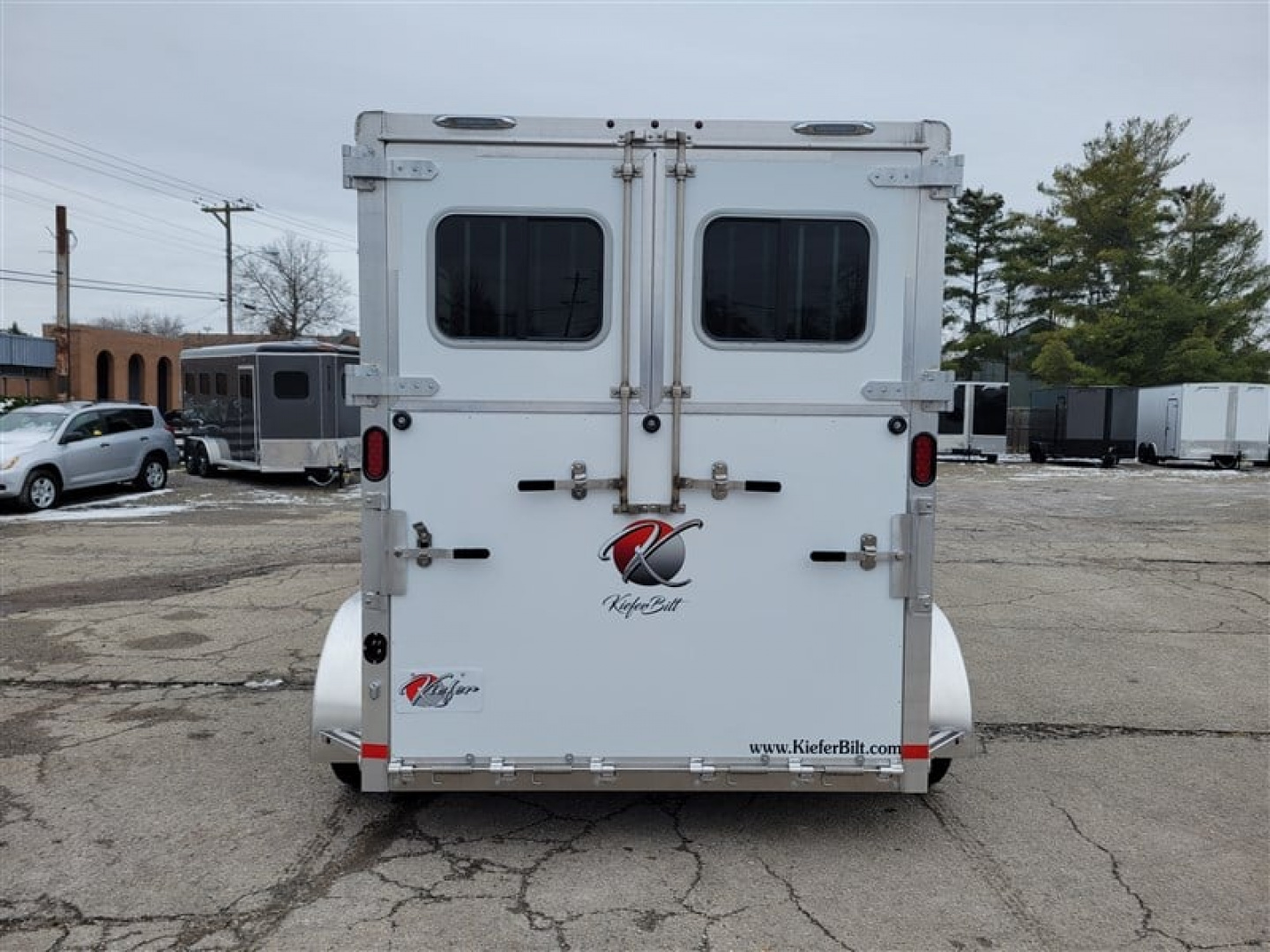 New 2026 Kiefer 2 HORSE STRAIGHT LOAD w/ RAMP Horse Trailer