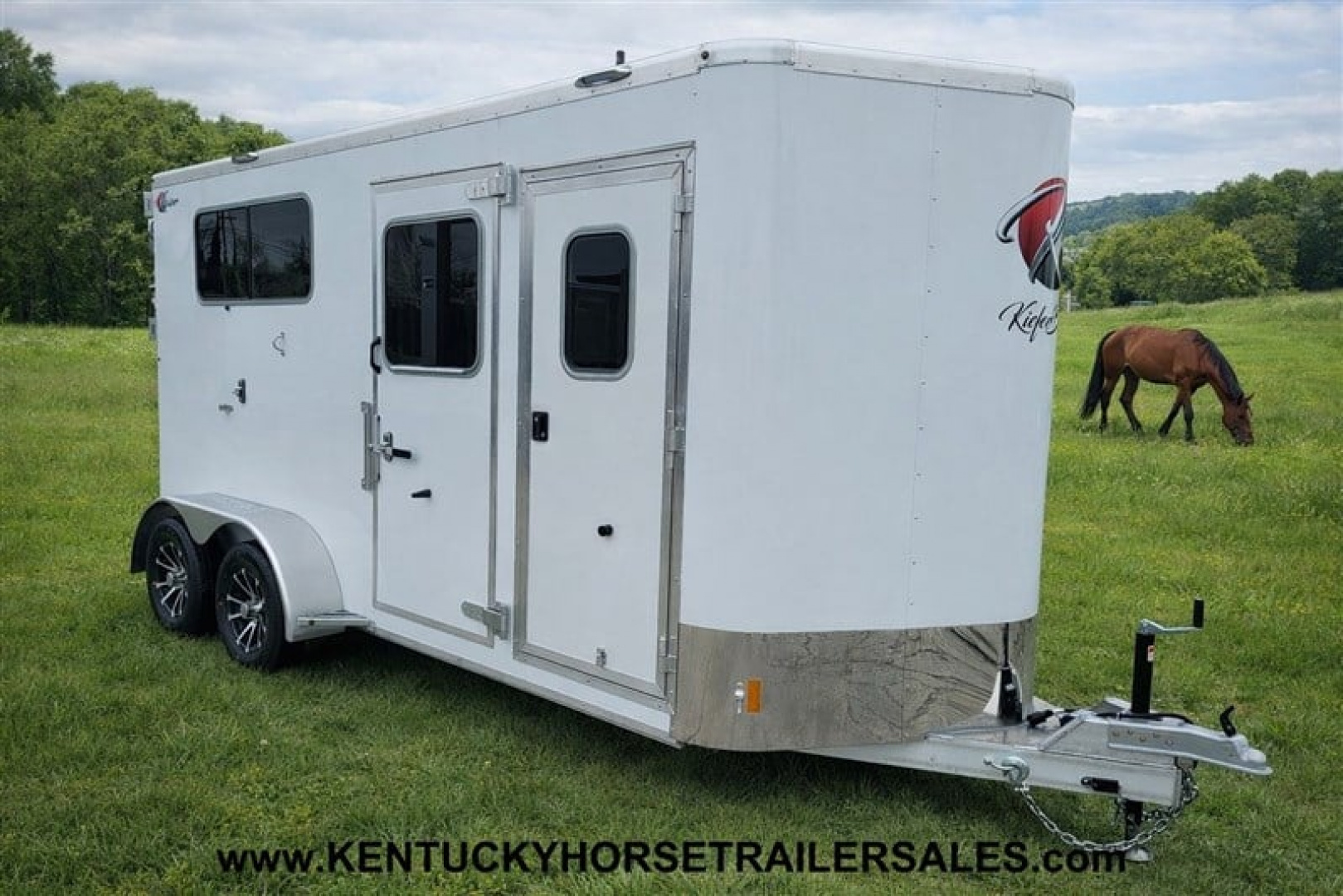 New 2026 Kiefer 2 HORSE STRAIGHT LOAD w/ RAMP Horse Trailer