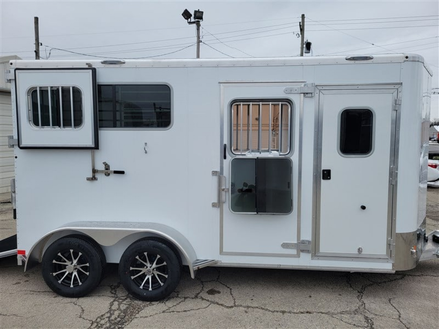 New 2026 Kiefer 2 HORSE STRAIGHT LOAD w/ RAMP Horse Trailer