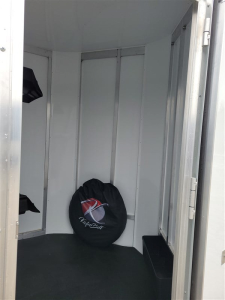 New 2026 Kiefer 2 HORSE STRAIGHT LOAD w/ RAMP Horse Trailer