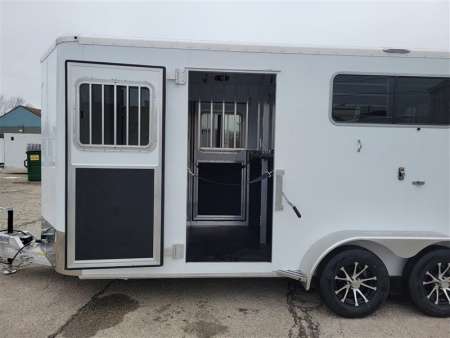 New 2026 Kiefer 2 HORSE STRAIGHT LOAD w/ RAMP Horse Trailer