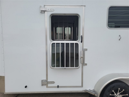 New 2026 Kiefer 2 HORSE STRAIGHT LOAD w/ RAMP Horse Trailer