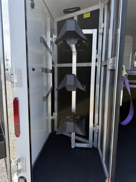 New 2026 Homesteader STALLION 3 HORSE SLANT LOAD HD