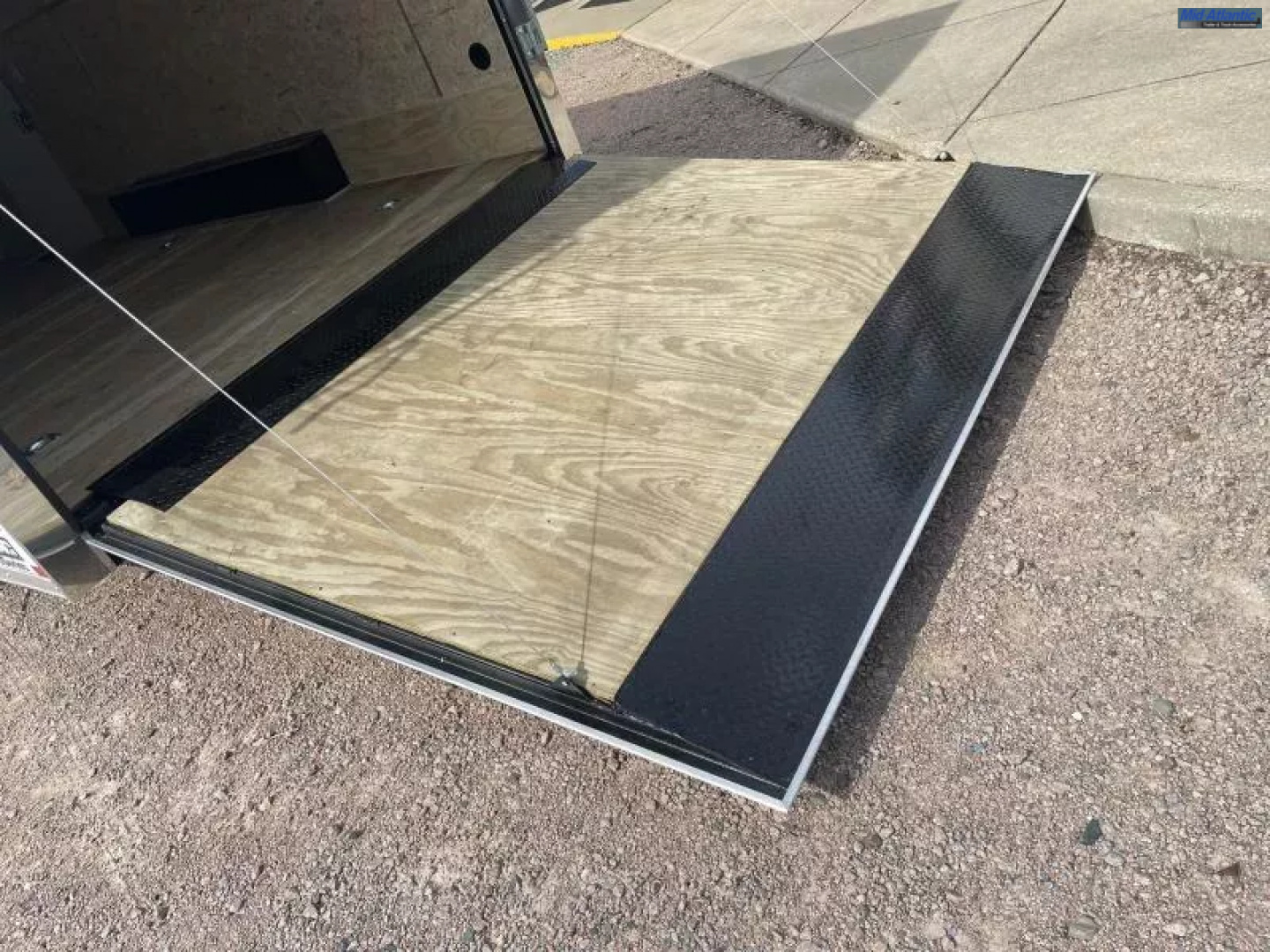 New 2025 Sure-Trac 8.5 x 20 Landscape Pro Enclosed Round Top Cargo Trailer  10K