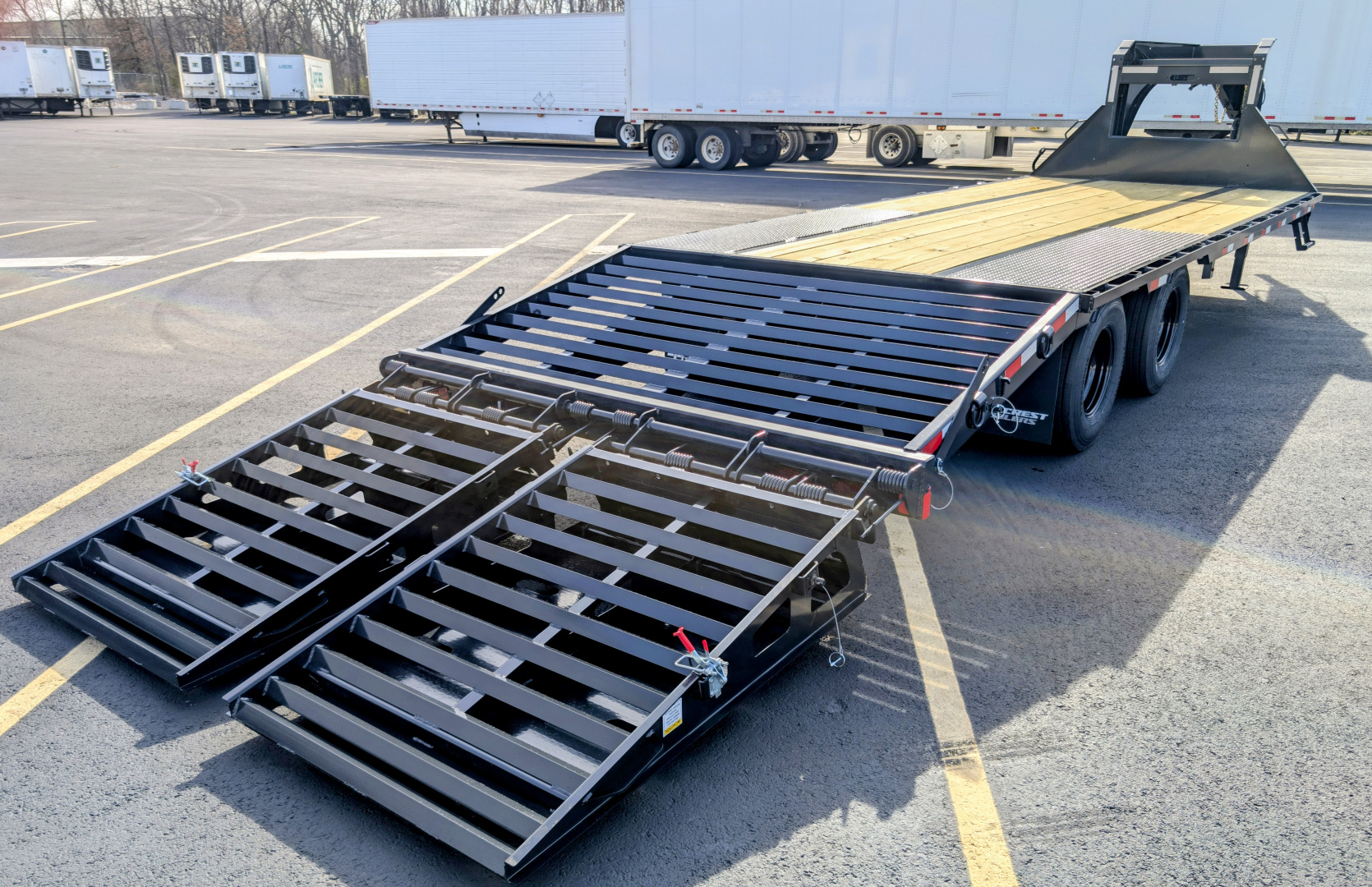 New Hillcrest 259205MR 20' + 5' Mega Ramps, Hutch, 25.9K (GVWR ...