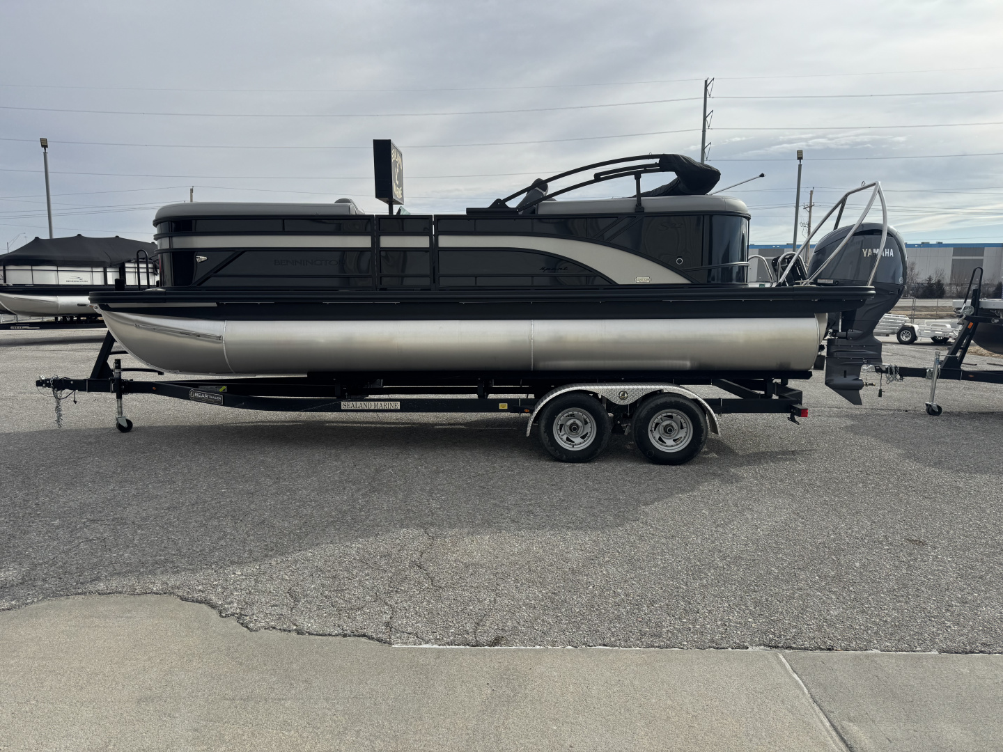New 2026 Bennington 22 SSR Sport Tri-toon Boat