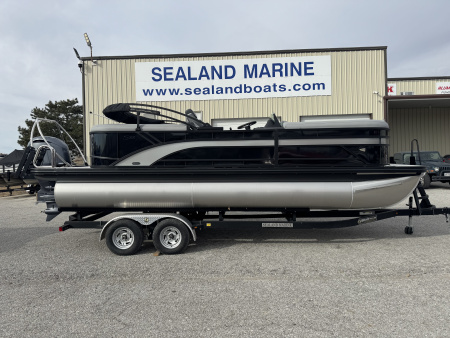 New 2026 Bennington 22 SSR Sport Tri-toon Boat