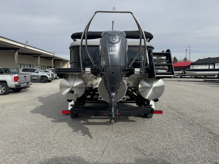 New 2026 Bennington 22 SSR Sport Tri-toon Boat