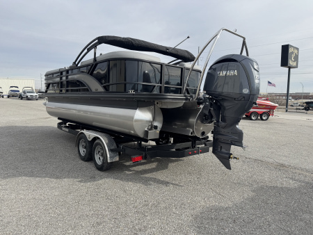 New 2026 Bennington 22 SSR Sport Tri-toon Boat