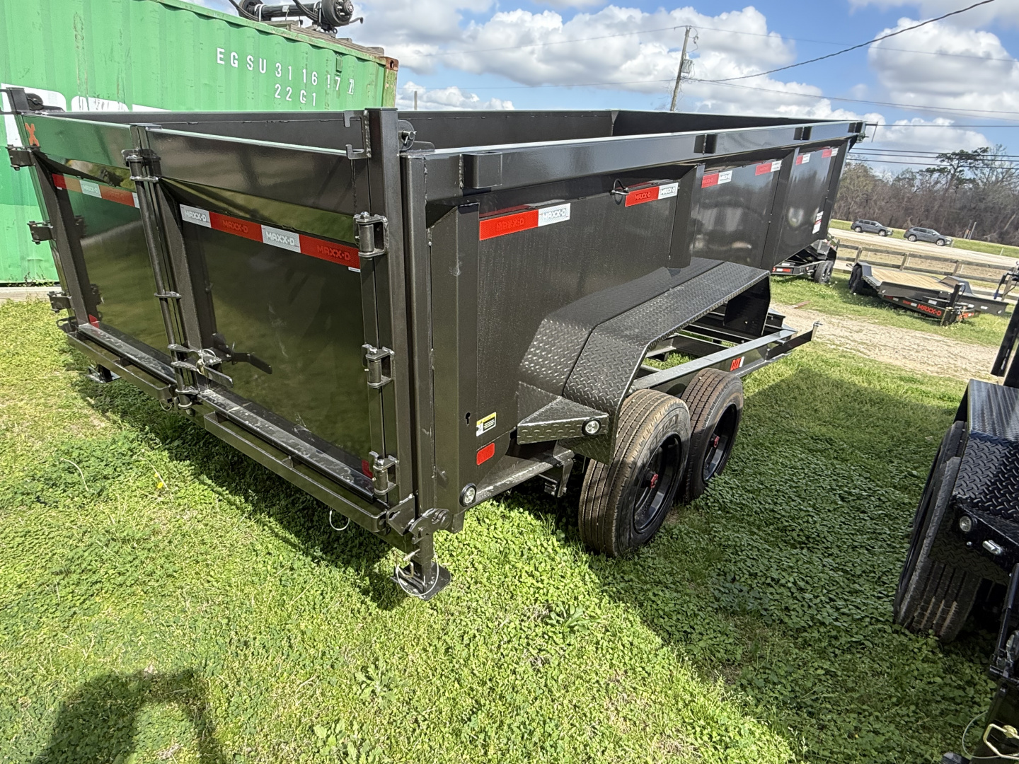 New 2026 MAXX-D DJX8316 Dump Trailer
