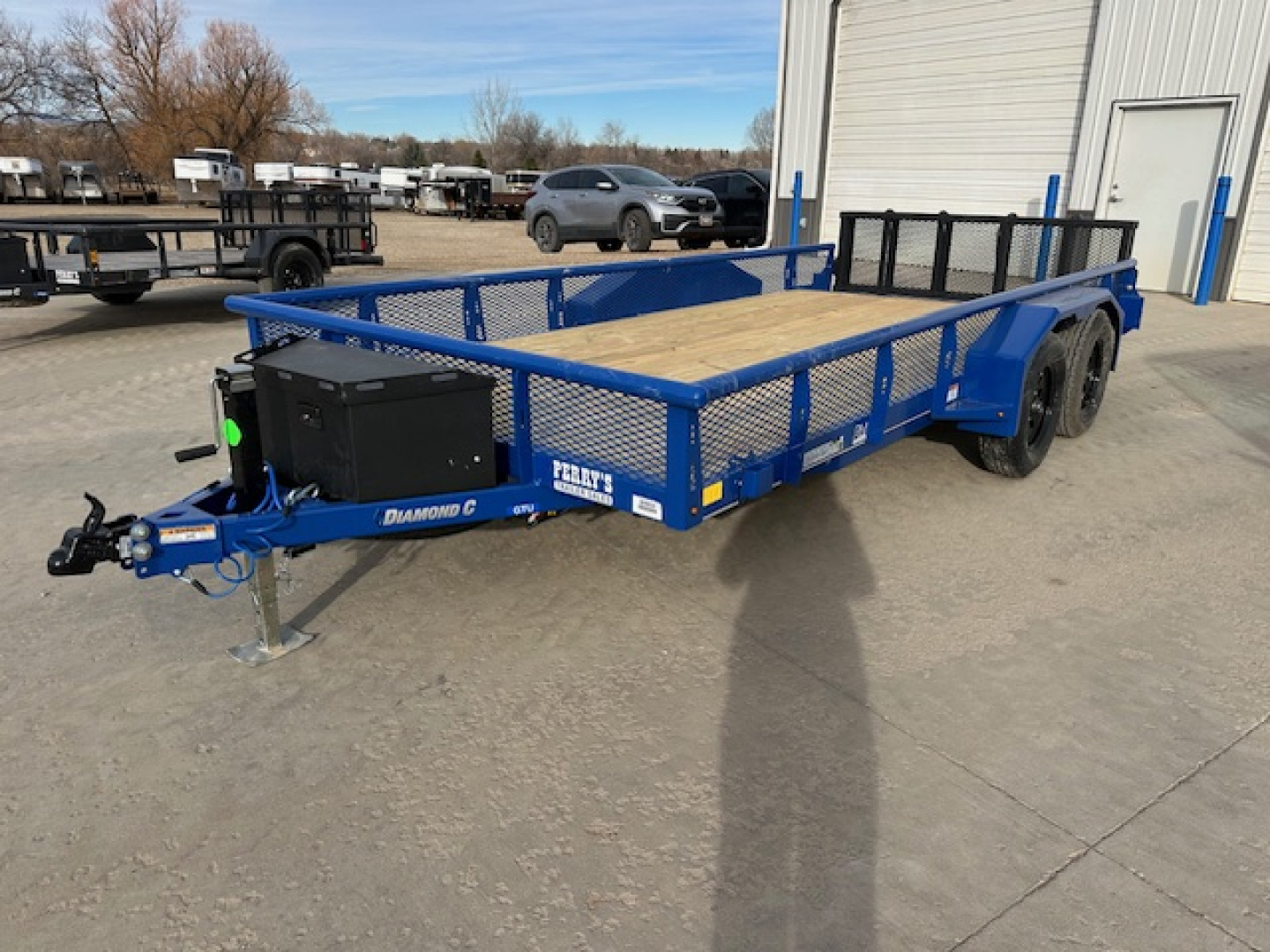 New 2026 Diamond C 16' Flatbed